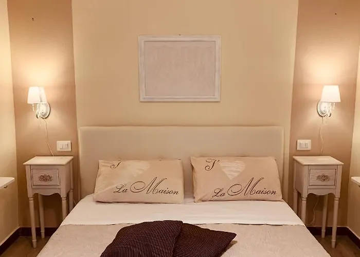 Cagliari Self Catering Holidays near Torre dell'Elefante