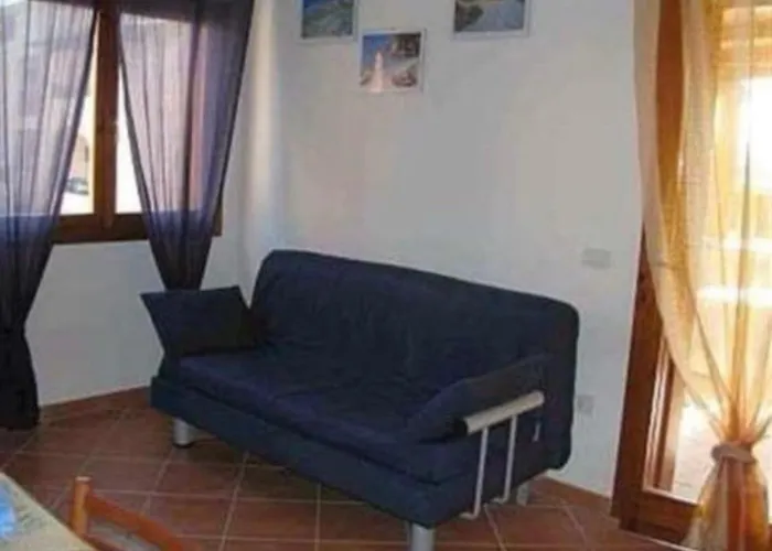 Minbywalk: Port-Side Apartment with Quick Bus Access Olbia