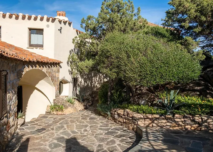 Lussuosa Villa Con Piscina Opera Dell'Arch.Couelle Porto Cervo