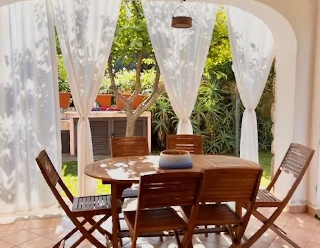 Iss Travel, Molly'S Garden - 2-Bedroom Apartment With Air-Condition San Teodoro 