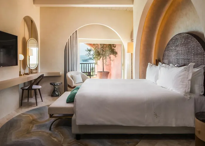 Porto Cervo hotels near Liscia Ruja Beach