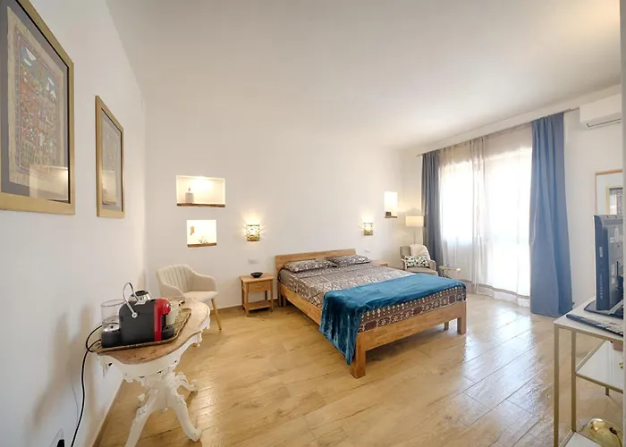 Cozy Guest House Downtown Olbia