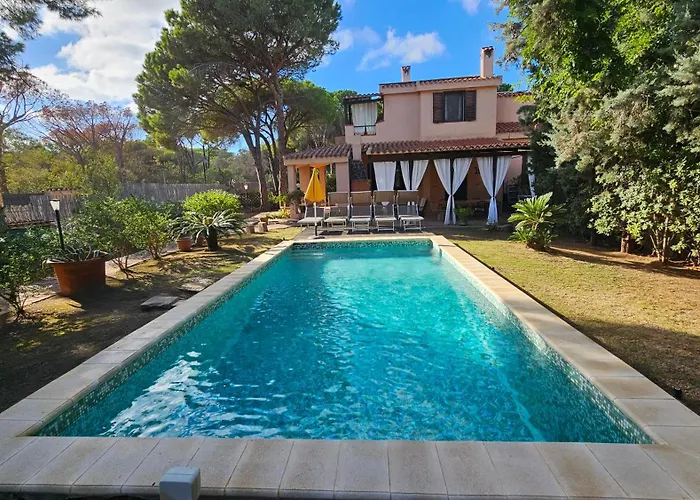 Villa Pinewood Santa Margherita di Pula with Pool
