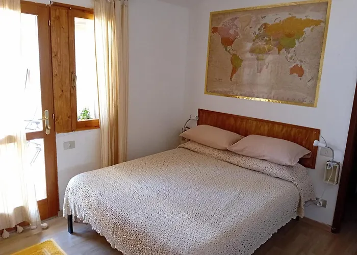 Benjamin Room Olbia
