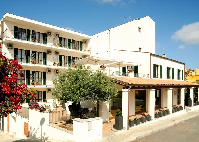 Alghero hotels near Spiaggia di Maria Pia