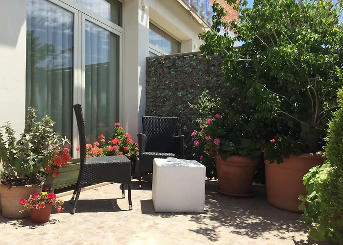 Cagliari hotels near Roman Amphitheatre of Cagliari